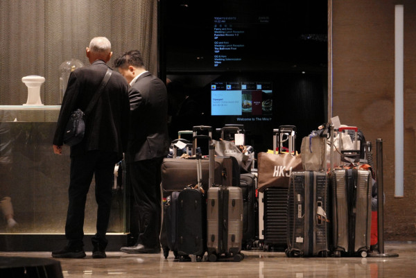 酒店房卡擺此地方超高危！小偷隨時潛入房！5招自保勿與手機同放