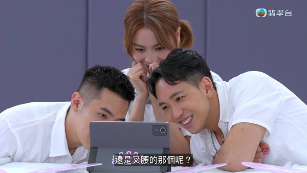 女神配對計劃｜關嘉敏少女貼紙相惹全場黑人問號 冇人認得出相中邊個先係佢！