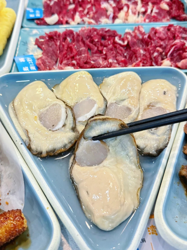  灣區九號鮮切牛肉生蠔火鍋 。圖片來源：小紅書@SsSs.