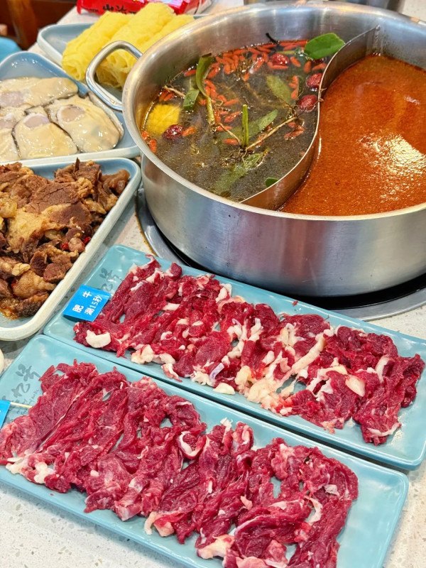  灣區九號鮮切牛肉生蠔火鍋 。圖片來源：小紅書@SsSs.