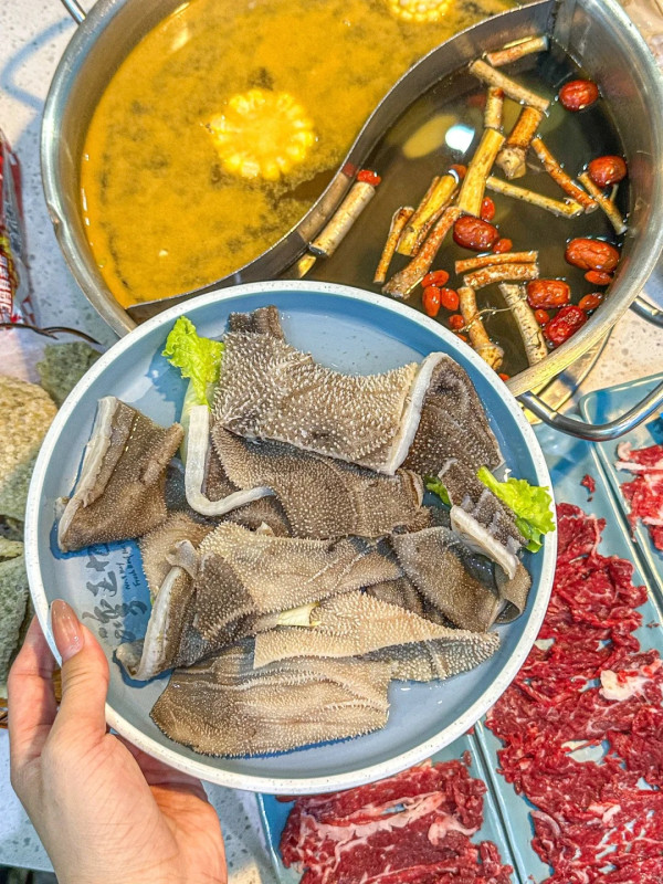  灣區九號鮮切牛肉生蠔火鍋 。圖片來源：小紅書@ 吃胖j嫒妮