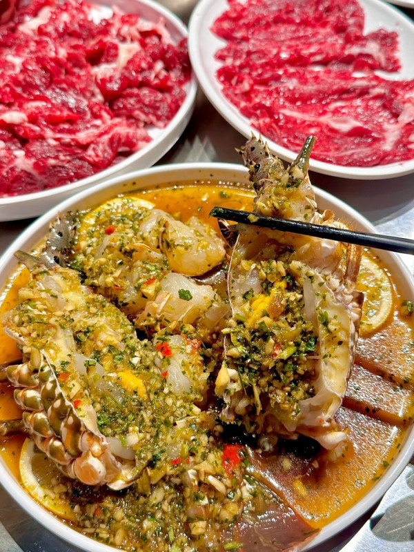 十六潮·潮汕牛肉·海鮮生蠔火鍋。圖片來源：小紅書@Monologue