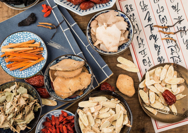【中藥禁忌】食中藥勿與7食物同服！或致毒性累積、腹瀉虛寒  蘿蔔、蔥都中