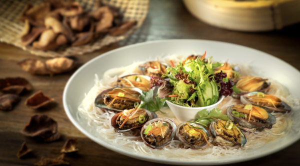 都會海逸酒店自助晚餐買二送二！任食龍蝦/鮑魚/花膠 按內文開搶