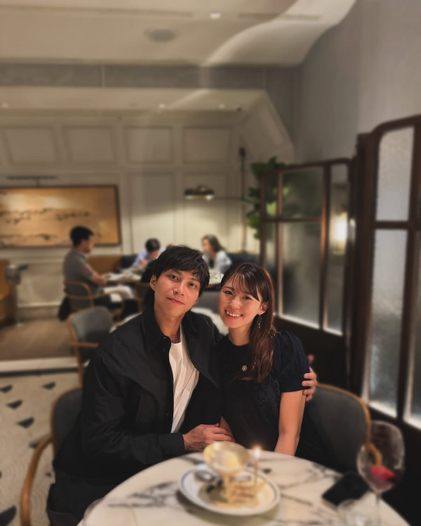 吳業坤燭光晚餐甜賀日籍太太31歲生日放閃 愛妻素顏上陣晒零瑕疵真面目