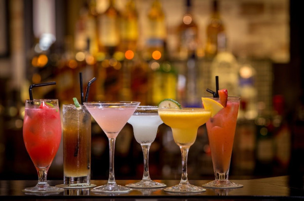 20歲女每小時如廁1次！醫生建議戒吃10類尿頻食物 有助改善頻尿症狀