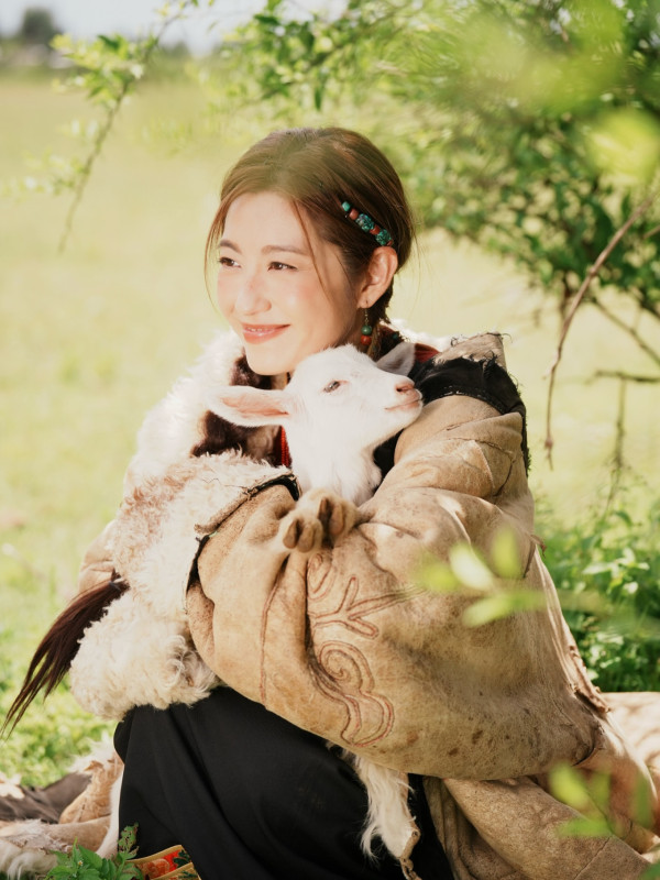 陳自瑤44歲生日化身藏族少女逆齡生長 人妻青春美貌十年如一日驚艷網民