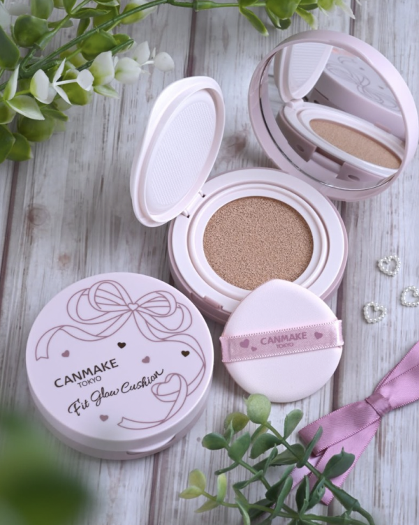 2025年上半年最佳氣墊粉底第一位：Fit Glow Cushion 輕盈透亮氣墊粉底 #02自然色