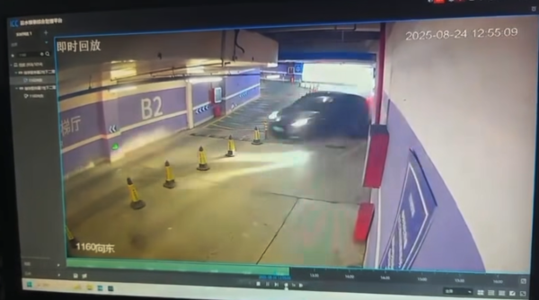 大媽搭上天價凌晨小巴 司機收呢個價嚇到落車 網民揭一原因獲理解