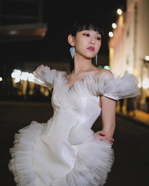 炎明熹離巢後獲百億富商垂青尊稱阿姐！二人合照曝光揭不為人知真實關係