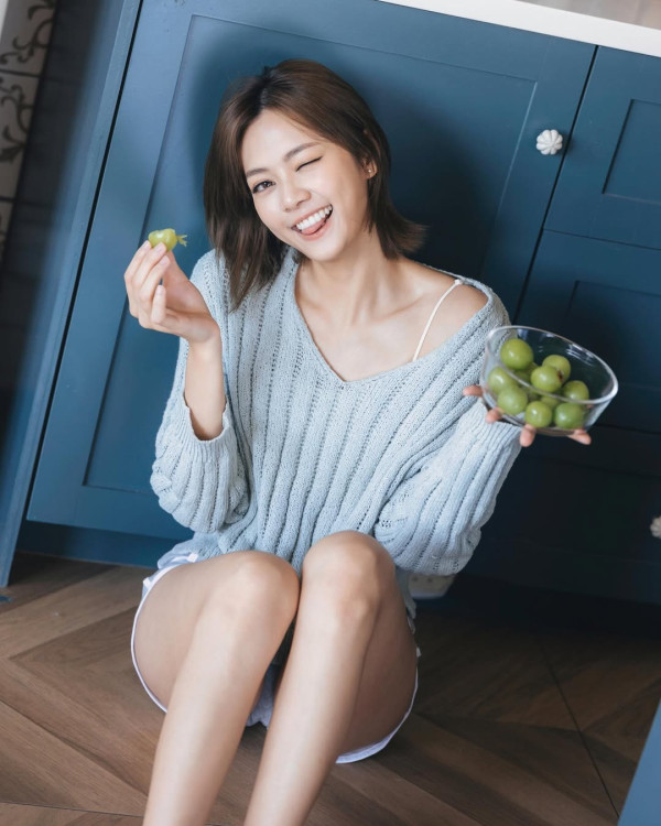 25歲游嘉欣一反常態罕晒泳衣照開邪惡大窿 身材二度發育眼前一亮：太犯規！