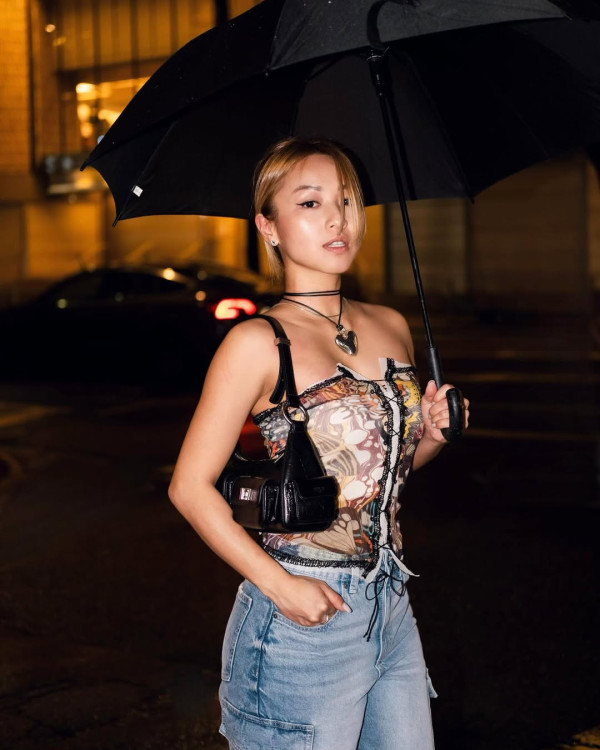 鄭融丁父憂貼童年照公佈至親離世噩耗 撰63字悲痛最後道別：心撕裂了
