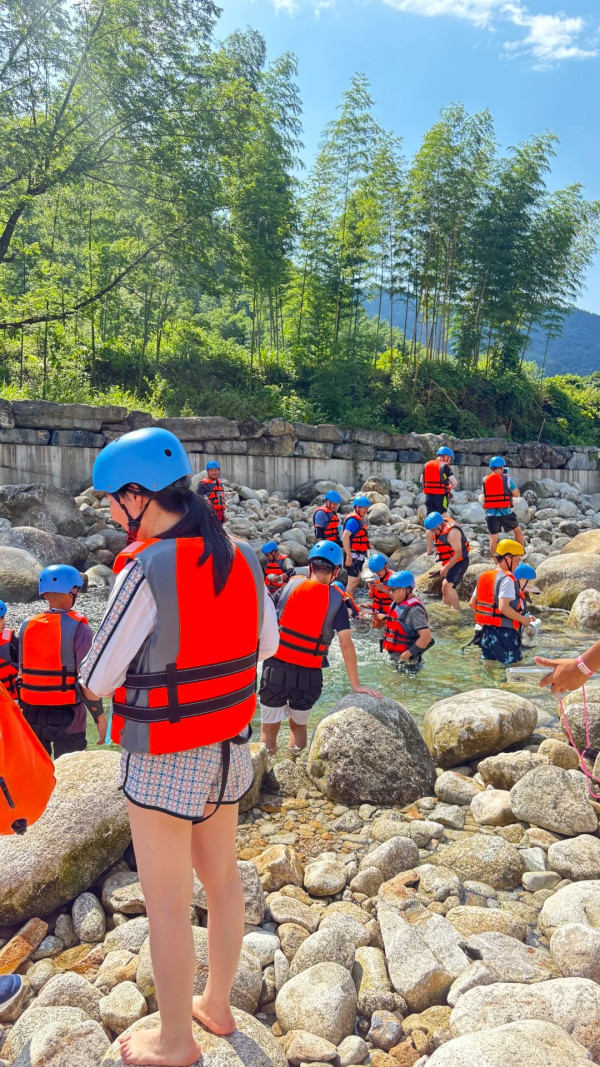 重慶火鍋店按罩杯打折胸大就免費！官方轟違背公德違法下場恐慘了... 