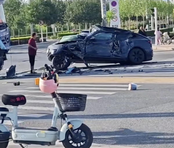 Tesla重大意外 大貨車高速撞擊Model Y 車主保命全靠...