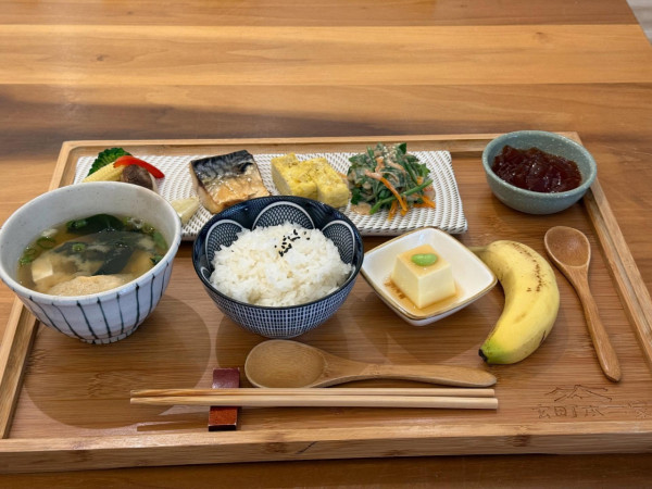 台女出遊以為住進《鬼滅之刃》世界 價錢便宜早餐好吃 網民急求住宿名字 