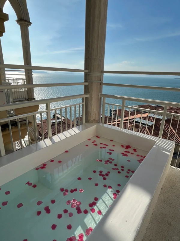 深圳海景民宿7大推介！度假打卡必去希臘風白房子/私人海灘/私湯民宿 