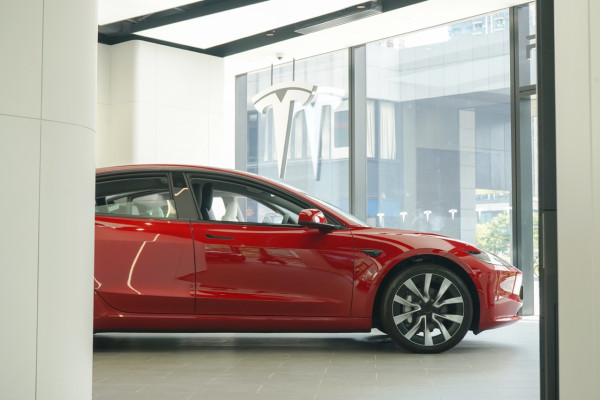 Tesla啟德店升級 第二代人形機械人Optimus首度襲港
