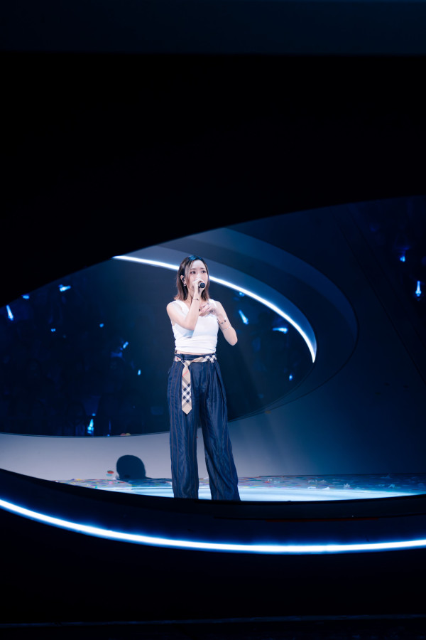 林家謙演唱會2025｜第七場嘉賓新生代唱作女歌手Kiri T 合體重現6年前合照