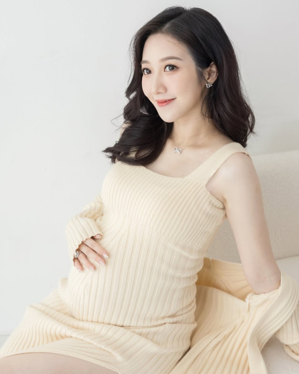 意外曝光豪宅內貌（圖片來源：IG@reginahyt）
