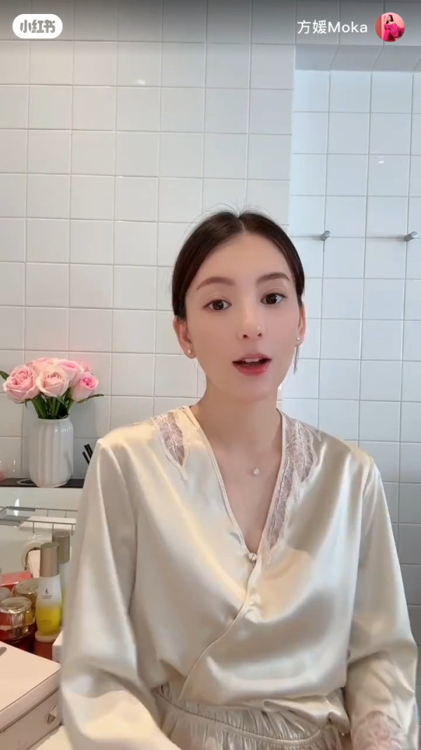方媛懷孕8個月零妊娠紋巨肚曝光！一家五口包遊艇出海 一線索判斷︰100%係仔