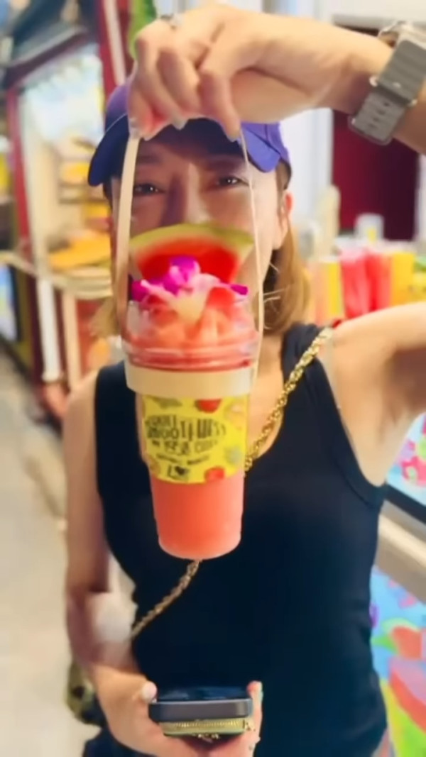 楊茜堯羅子溢生日拍拖放閃9年婚姻甜如初戀！公園貼地約會抽盲盒影chiikawa