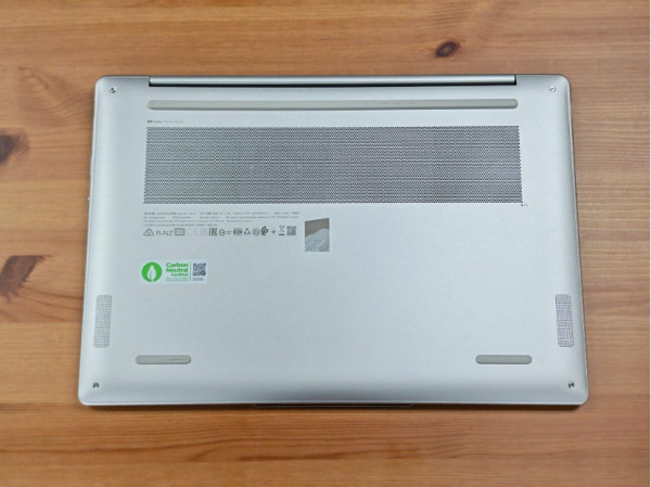 獨家AI Now離線助理重新定義AI PC Lenovo Yoga Slim 7i Aura Edition實測