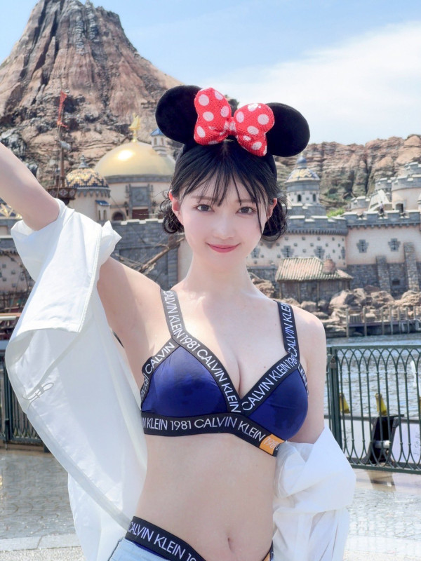 日女性感衣著遊東京迪士尼 被轟穿著不恰當！附園區服裝規定 