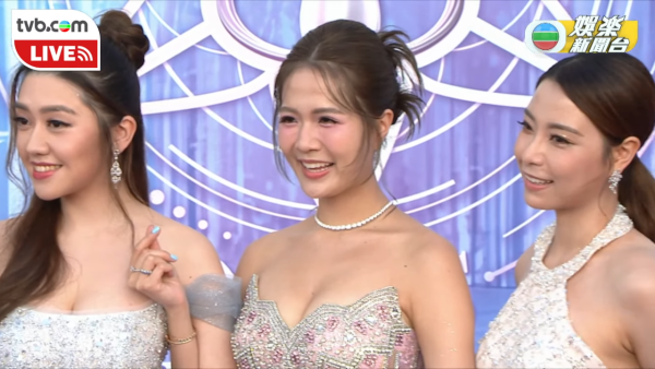 香港小姐2025｜逾50位女藝人性感亮相紅地氈！李芷晴魔鬼身材拋窒全場