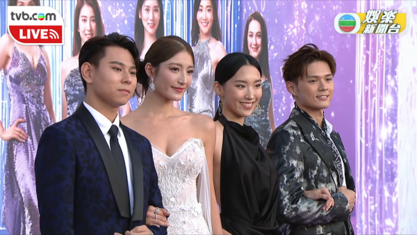 香港小姐2025｜逾50位女藝人性感亮相紅地氈！李芷晴魔鬼身材拋窒全場