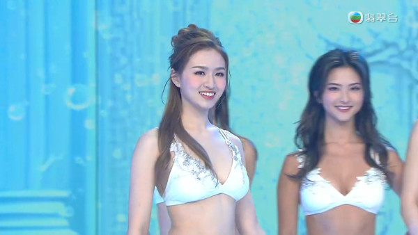 香港小姐2025｜最上鏡小姐1號李尹嫣21歲Victoria背景IG起底！英國修讀音樂本科 