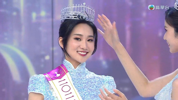 港姐季軍淚揭TVB女藝人辛酸累攤路邊 生理期捱夜連企8小時因一事爆喊