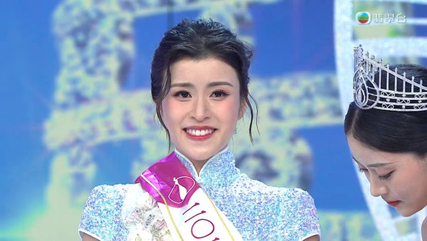  香港小姐2025丨港姐冠軍陳詠詩細妹靚樣曝光 姐妹餅印美貌顏值絲毫不輸家姐