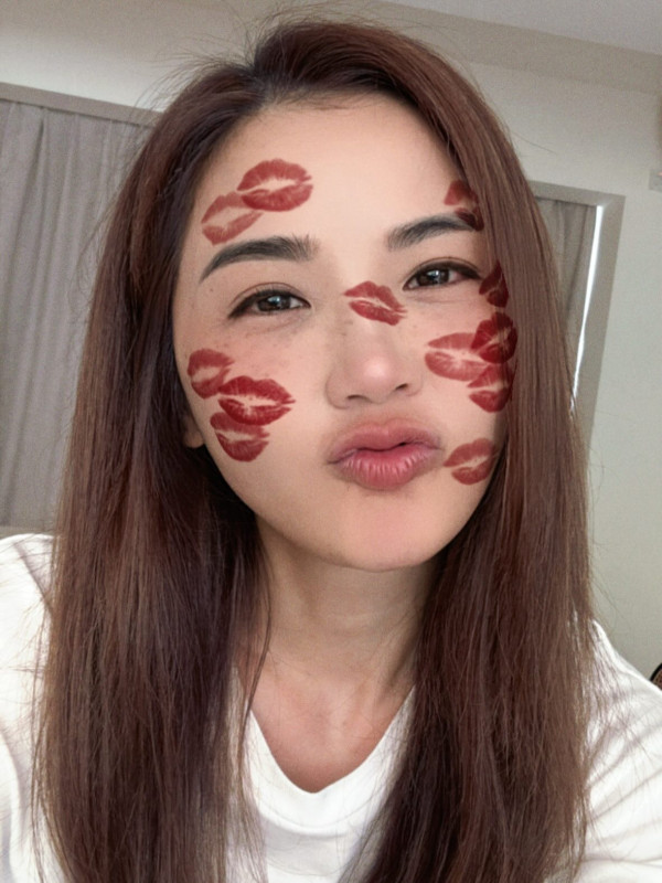 蔡卓妍阿Sa被爆蜜運中暗撻星級健身教練？睇演唱會被野生捕獲惹猜測︰曖昧中