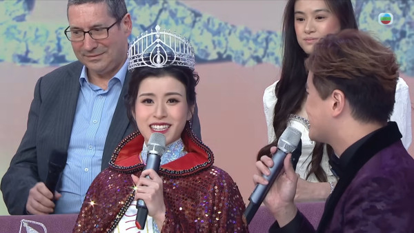  香港小姐2025丨港姐冠軍陳詠詩細妹靚樣曝光 姐妹餅印美貌顏值絲毫不輸家姐