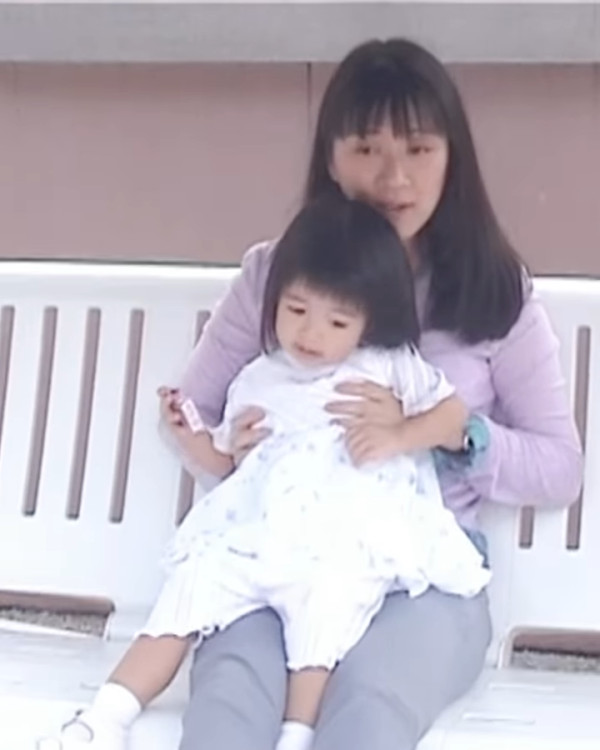  香港小姐2025丨港姐冠軍陳詠詩細妹靚樣曝光 姐妹餅印美貌顏值絲毫不輸家姐