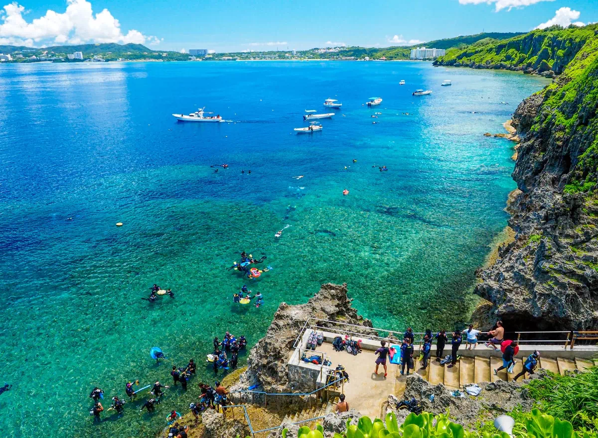 沖繩潛水悲劇！教練與遊客受困30米深洞罹難 揭潛水必知保命安全貼士 