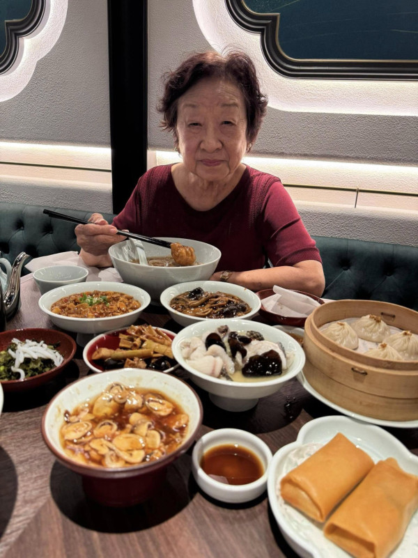 91歲方太生日現身黃傑龍餐廳「開金口」點評美食 網民讚：Keep得好好