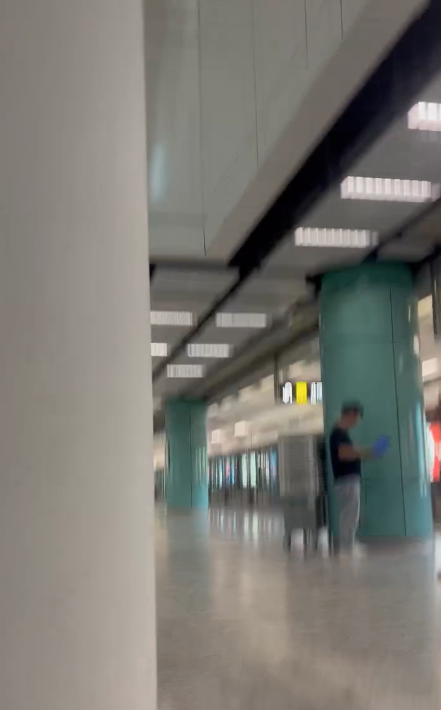 港人一年拼多多購500多件貨 反省「一半都用唔著」引熱議 網民：拼多多提供情緒價值