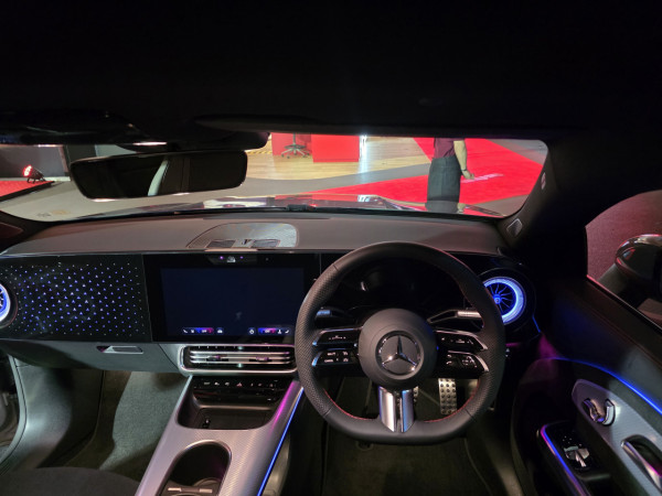 平治 CLA 純電革命 MBUX 智能系統電動車掀新標準 定價$49.9萬起 