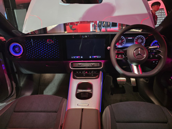 平治 CLA 純電革命 MBUX 智能系統電動車掀新標準 定價$49.9萬起 