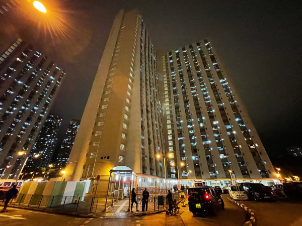屯門公屋戶交還入住45年單位！告別舊居百感交集 揭返大灣區退休