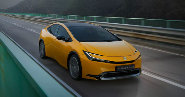 AI figure-車圖片製作（圖片︰Toyota 官網）