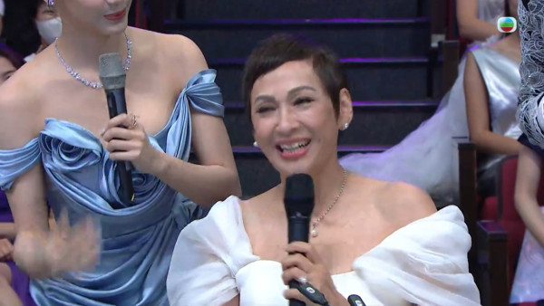 香港小姐2025｜余安安都係GM葉蒨文情侶檔CP粉 20秒望足12次姨母笑真實表情遭瘋傳