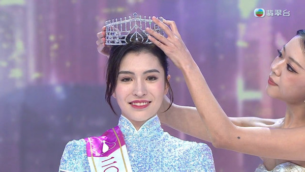 香港小姐2025｜混血亞軍施宇琪妝前樣子分別大 法令紋消失不見獲讚素顏靚過上鏡
