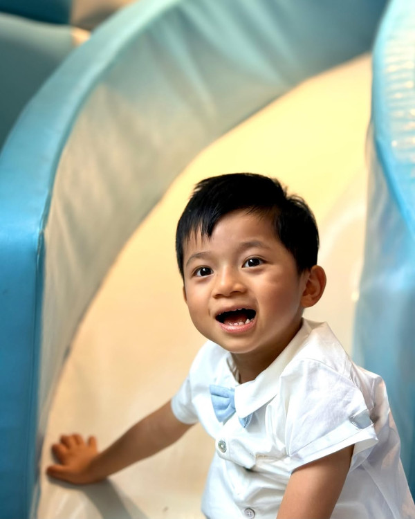 何雁詩鄭俊弘天使仔仔開學上堂兩星期 入讀特殊幼稚園適應情況超預期