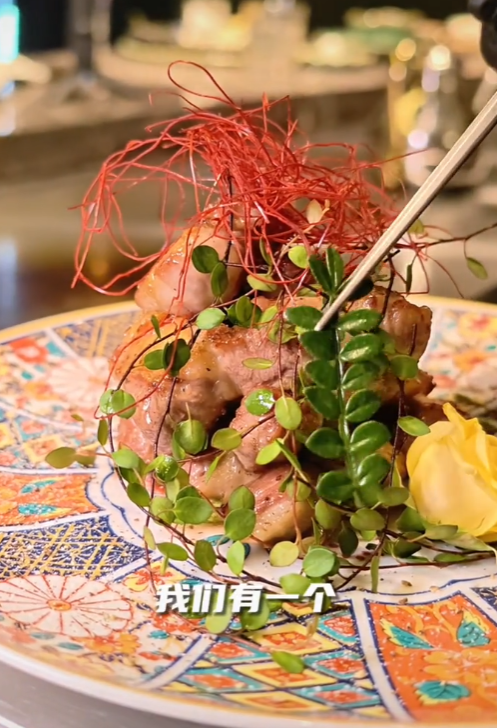 身份是譚凱琪家姐?!(圖片來源:抖音@朱永棠)