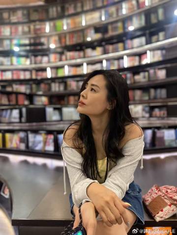 朱永棠老婆被讚保養得宜(圖片來源:微博@譚凱欣NICOLE)