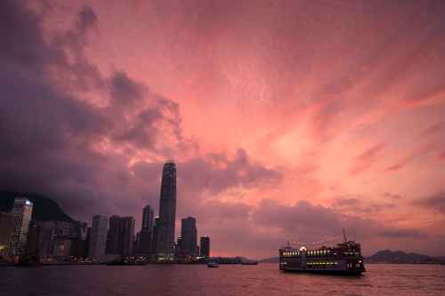 香港驚現真正「紅雨」市民捕捉奇景：天文台拆解罕見現象