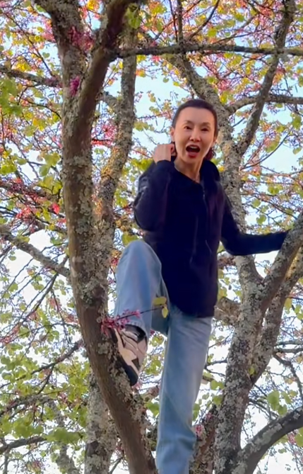 張曼玉60歲爬樹敏捷激罕分享定居法國生活！近鏡皮膚狀態曝光 密謀寫波爾多日記 