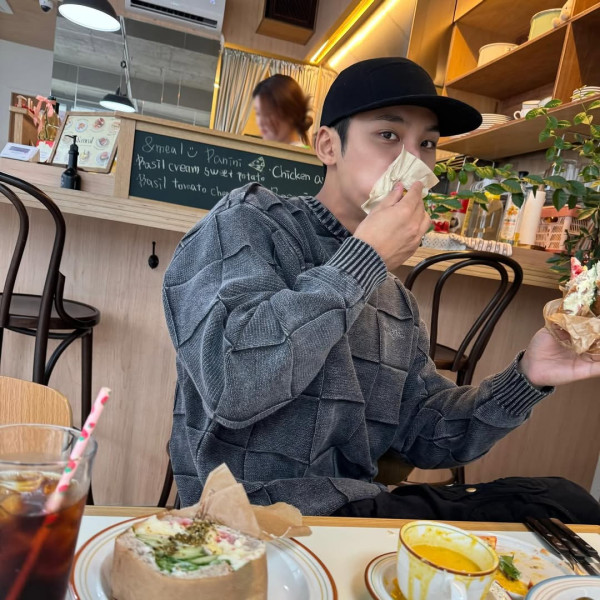 曾恐懼唱歌(圖片來源:IG@min9yu_k)